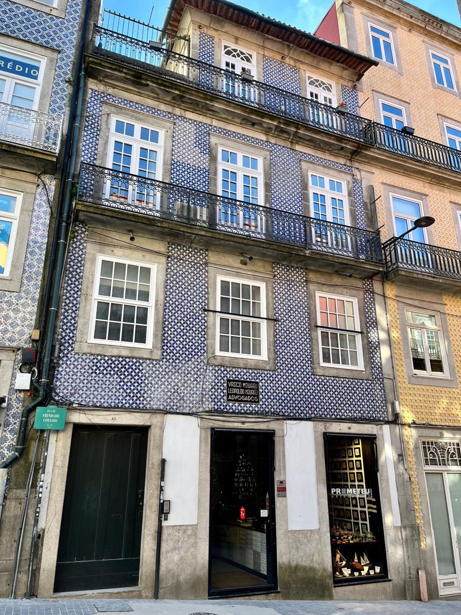 Historical Penthouse At Cardosas Block Apartment Porto Exterior photo