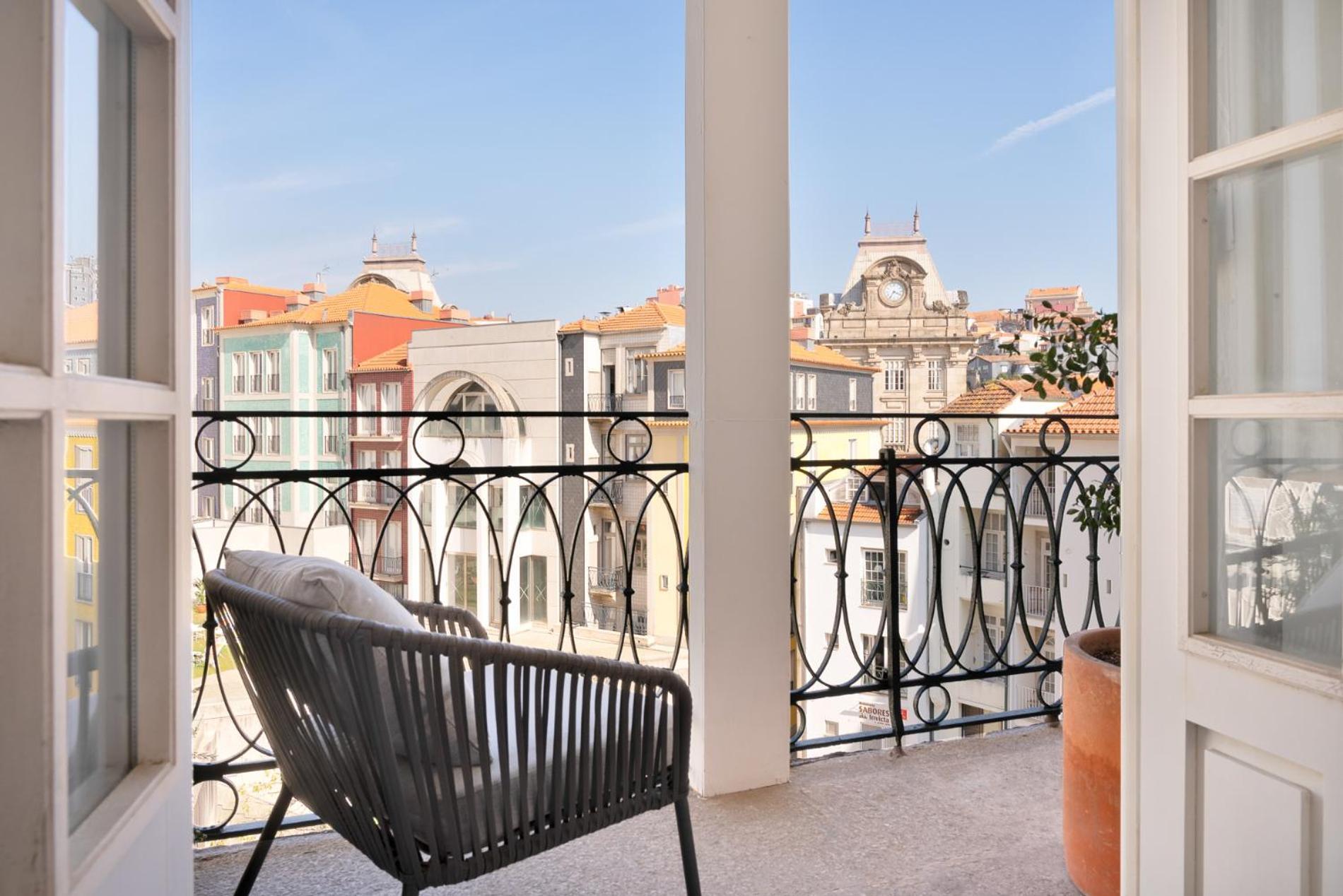 Historical Penthouse At Cardosas Block Apartment Porto Exterior photo